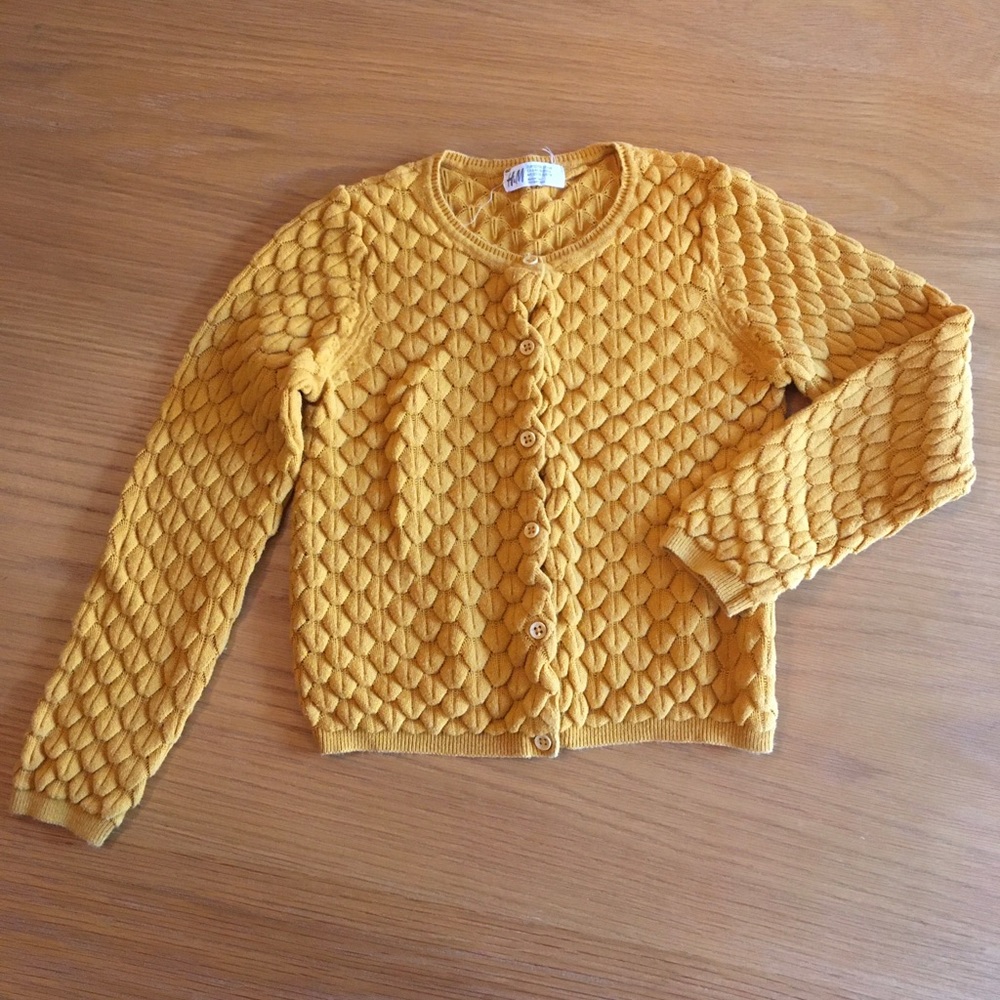 Girls cardigan. H&M size 6-8.